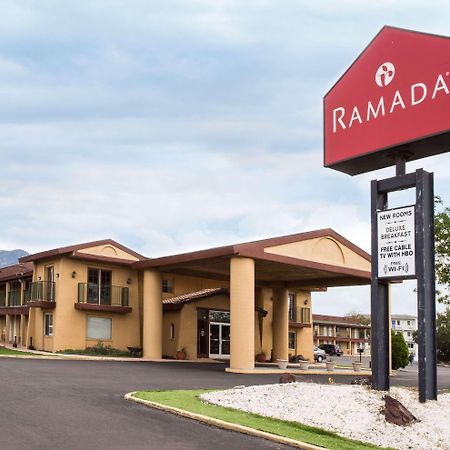 Hôtel Ramada By Wyndham Flagstaff East Extérieur photo